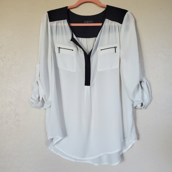 My Michelle White & Black Two-Toned Quarter-Sleeve Top Women's Size X-Large - Picture 1 of 7